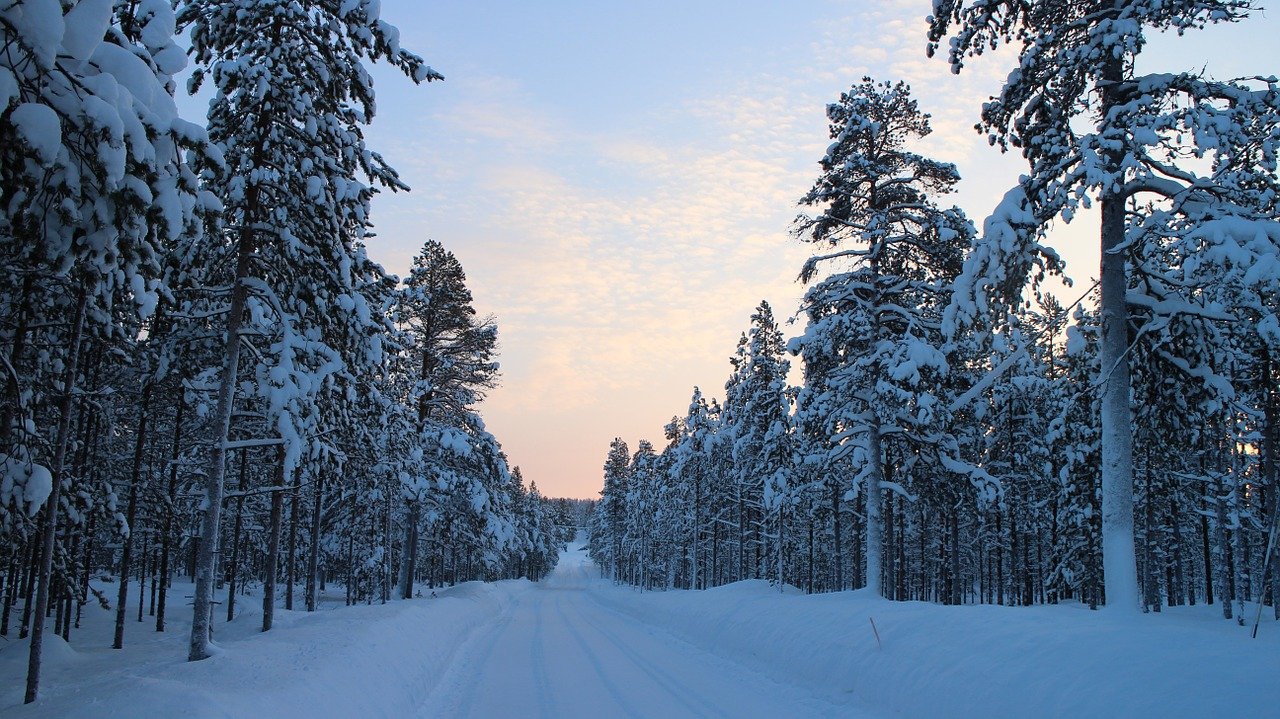 snowy-road-1250967_1280 snowy-road-1250967_1280